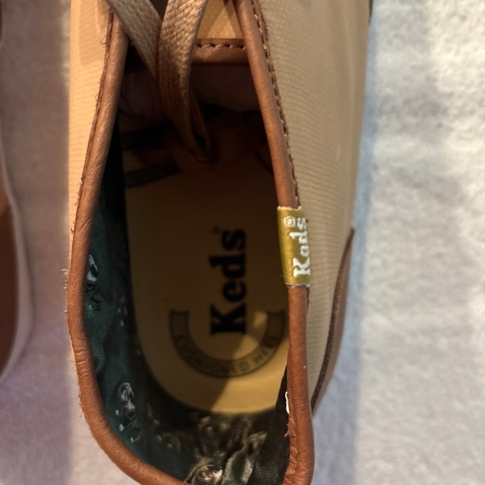 Keds Men’s Tan Brown Sneakers Minimalist Design - Picture 4 of 5